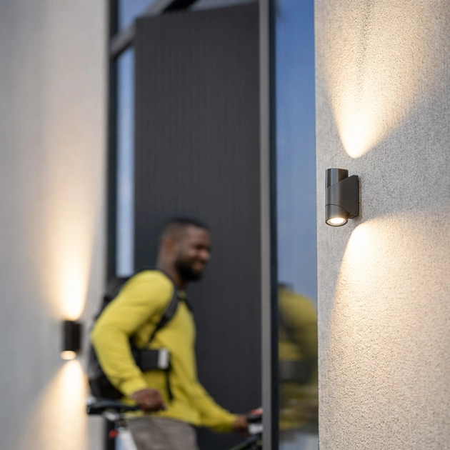 Arandela Led Aluminio Preto 10w 110 3000k Ip54 Roll